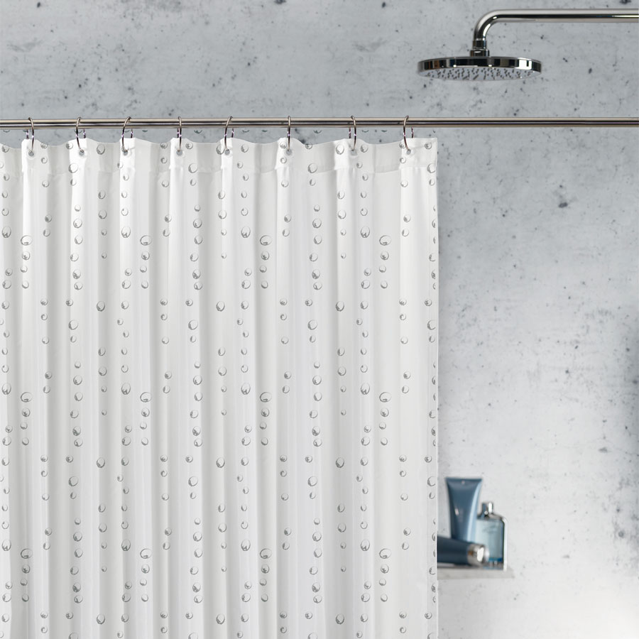 Feuchtigkeit im Badezimmer als Ursache f&uuml;r Schimmel am Duschvorhang